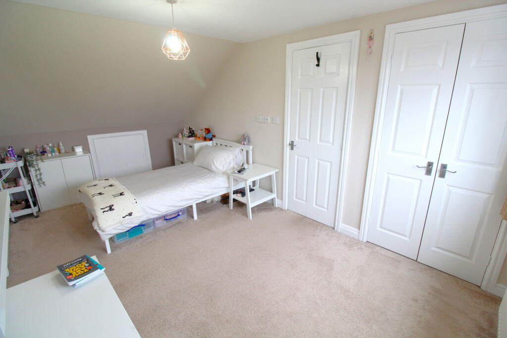 Additional image 16 of ROMSLEY, Eastleigh Drive