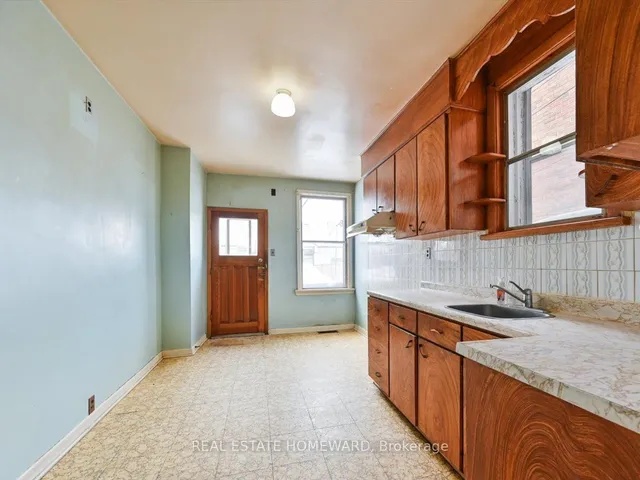 Additional image 5 of 249 Manning Ave