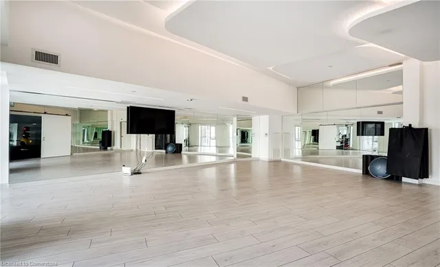 Additional image 27 of 3210 Dakota Common Unit A613