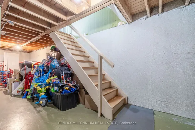 Additional image 33 of 52 Village Crt