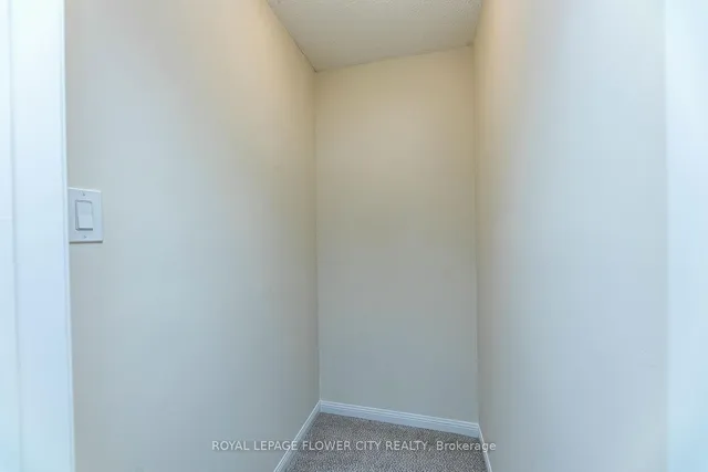 Additional image 36 of 11 Niagara St Unit 14