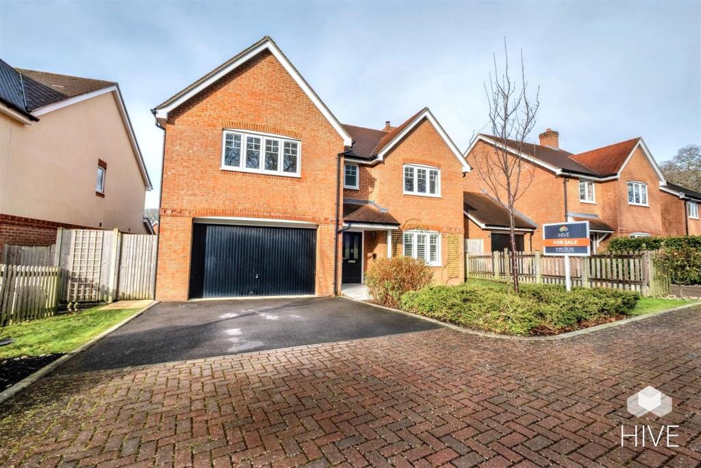 Additional image 25 of Horseshoe Crescent, Ferndown