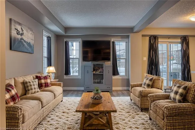 Additional image 10 of 105 Woodbine Ave