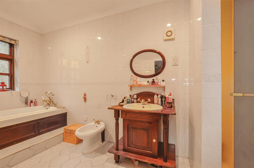 Additional image 13 of Old Watford Road, Bricket Wood, St. Albans