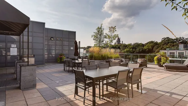 Additional image 16 of 380 Macpherson Ave Unit 314