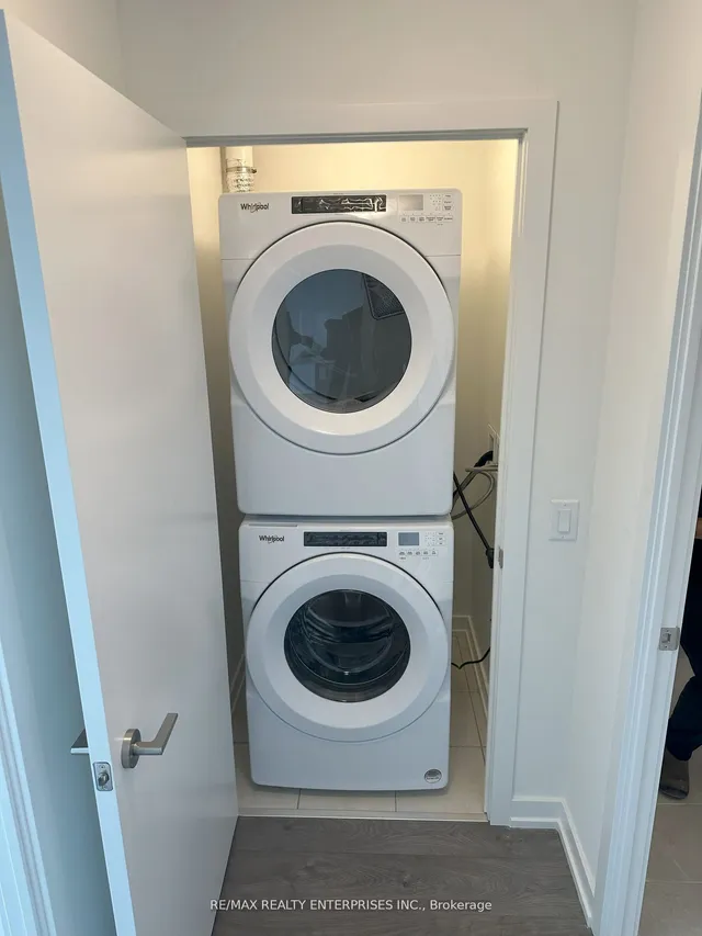 Additional image 13 of 55 Duke St Unit 1904