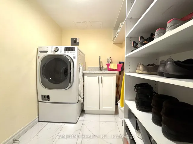 Additional image 21 of 175 Bamburgh Circ Unit 404