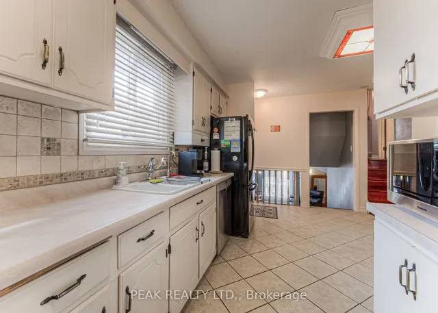 Additional image 16 of 93 Uxbridge Cres