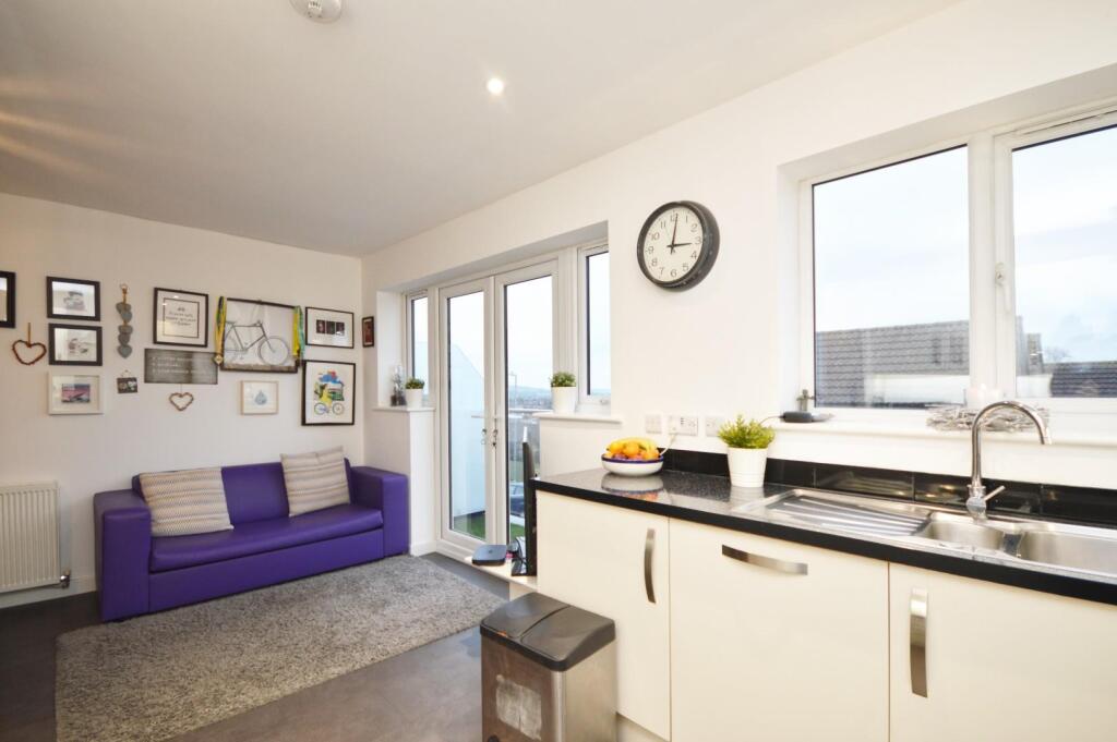 Additional image 5 of Hillview Close, Kingswood