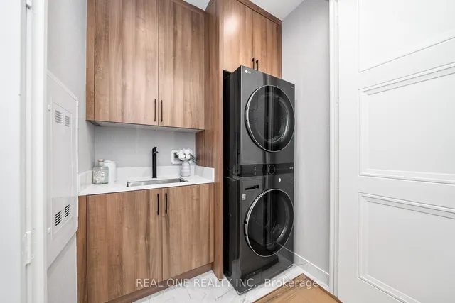 Additional image 40 of 509 Dundas St Unit 814