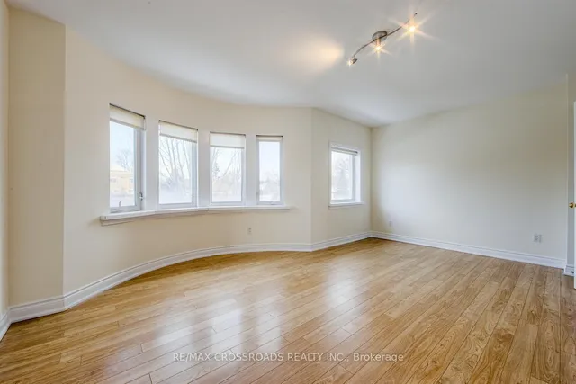 Additional image 22 of 114 Tisdale Ave