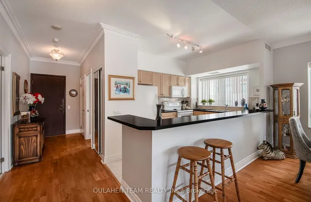 Additional image 6 of 1 Clairtrell Rd Unit 212