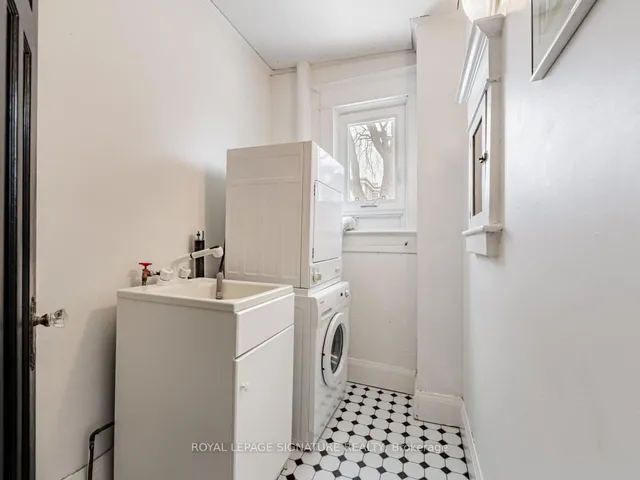 Additional image 24 of 41 Thyra Ave