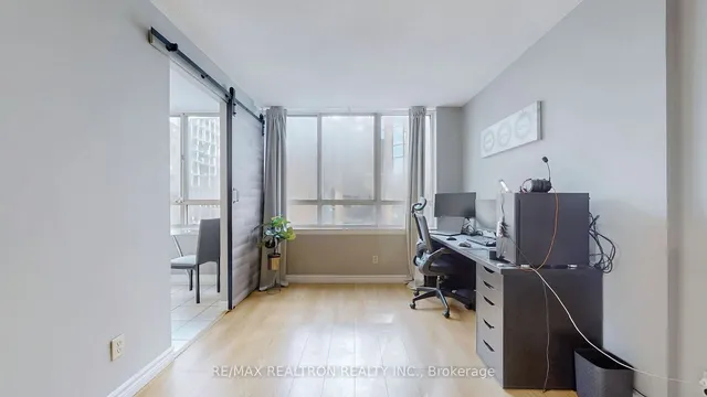 Additional image 29 of 633 Bay St Unit 1008