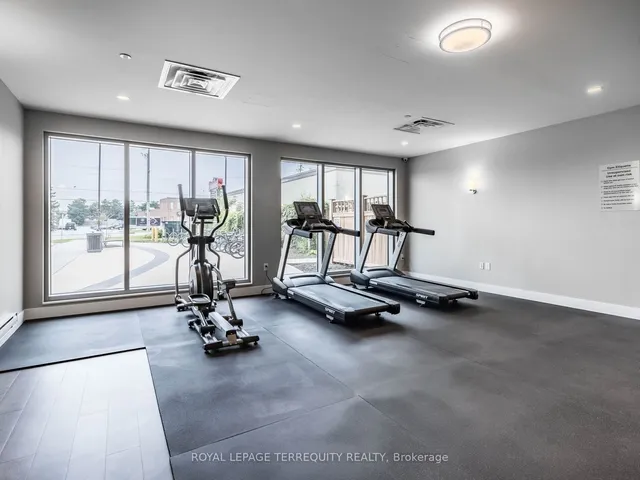 Additional image 34 of 716 Main St Unit 1008