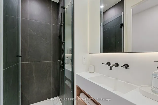 Additional image 32 of 55 Charles St Unit 4304