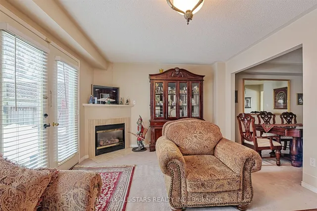 Additional image 10 of 50 Markham Rd Unit 15