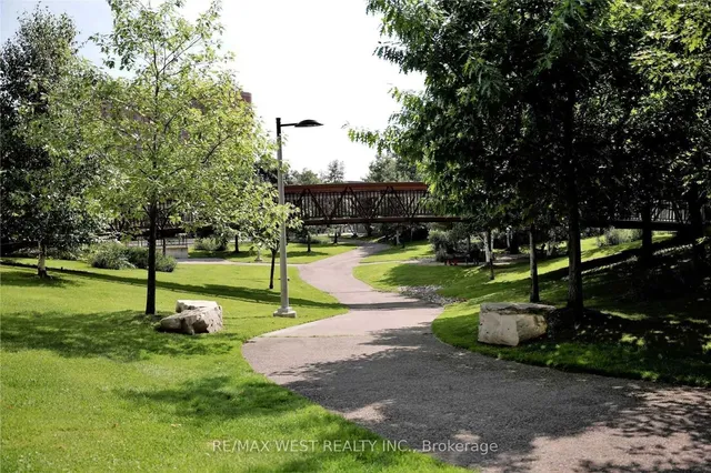 Additional image 12 of 151 Village Green Sq Unit 2805