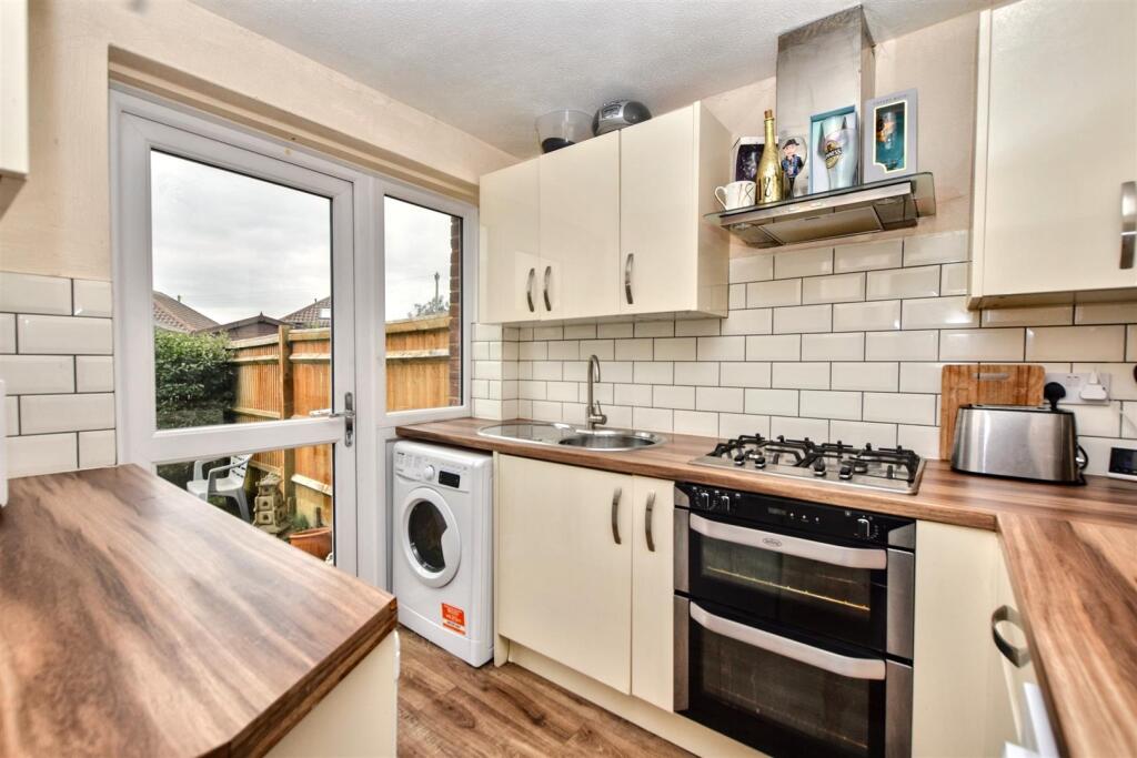 Additional image 5 of Farmlands Close, Polegate