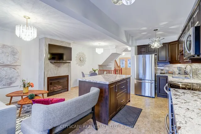 Additional image 10 of 102 Richwood Cres