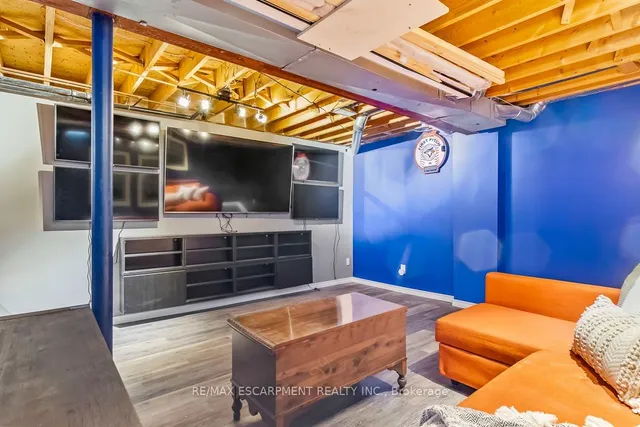 Additional image 34 of 51 Olde Town Rd