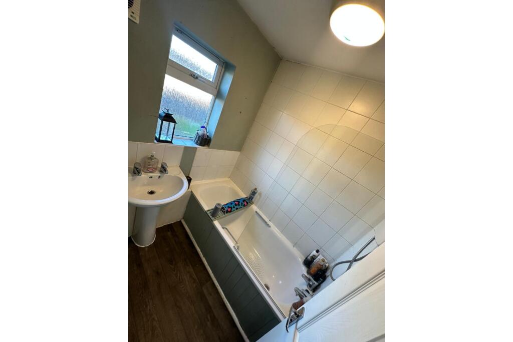 Additional image 19 of The Grove, Studley, B80