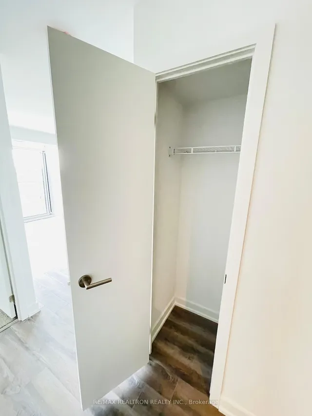 Additional image 17 of 120 Varna Dr Unit 1007