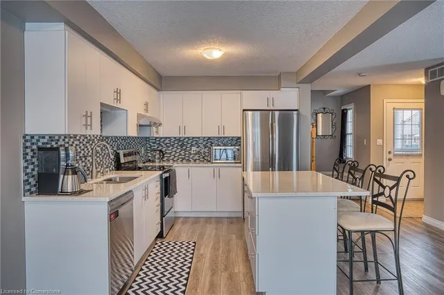 Additional image 6 of 105 Woodbine Ave