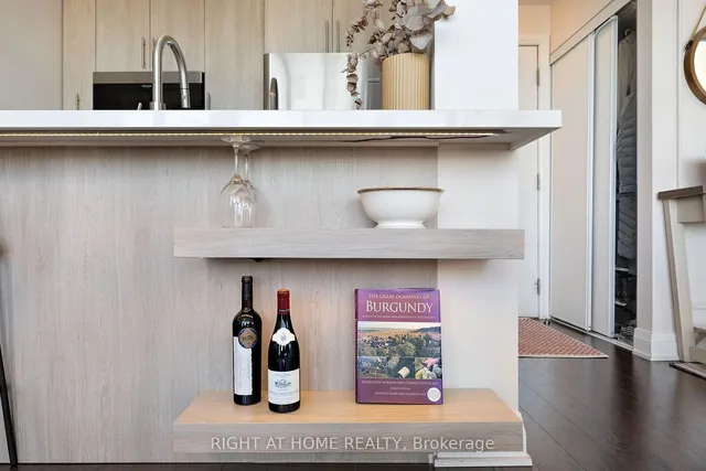 Additional image 18 of 530 St Clair Ave Unit 1503