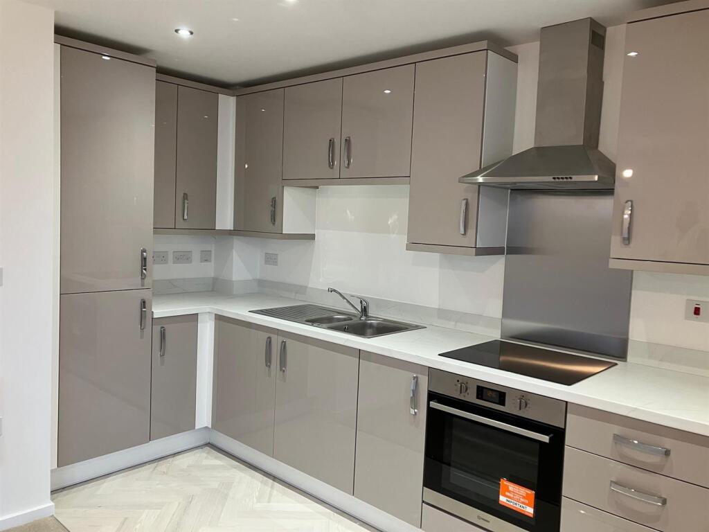 Additional image 4 of Cobnut Close, Hatfield, Herts AL10 9AD