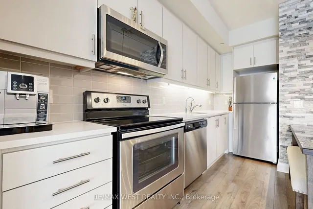 Additional image 12 of 17 Zorra St Unit 905