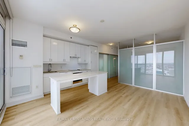 Additional image 10 of 426 University Ave Unit 2502