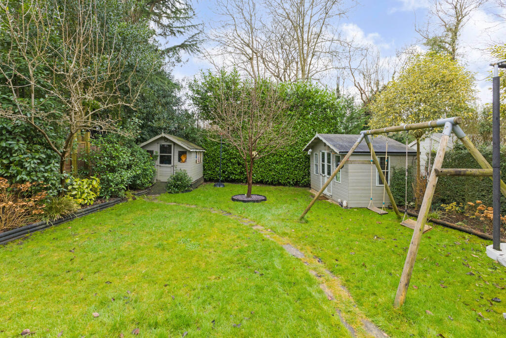 Additional image 10 of Meadow Walk, Harpenden, AL5