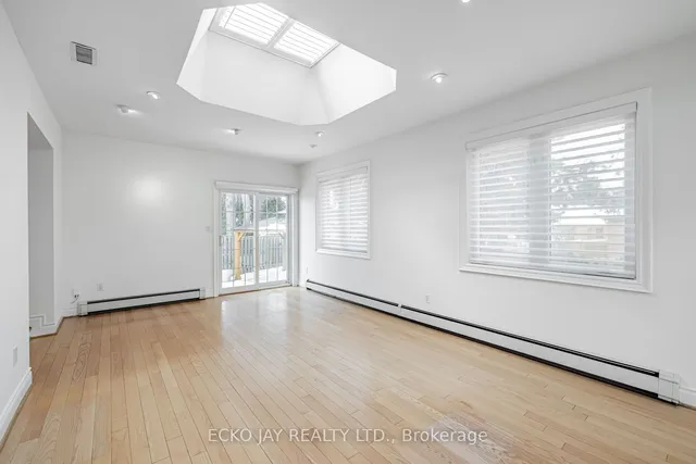 Additional image 5 of 15 Comet Crt