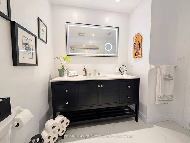 Additional image 10 of 165 Duke St Unit 210