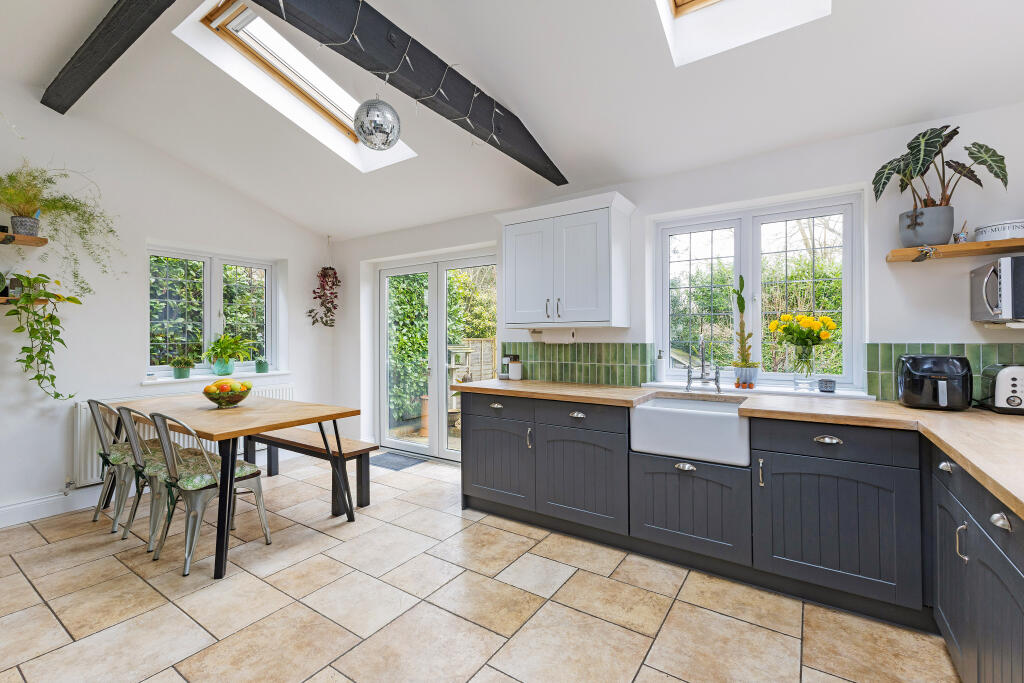 Additional image 14 of Meadow Walk, Harpenden, AL5