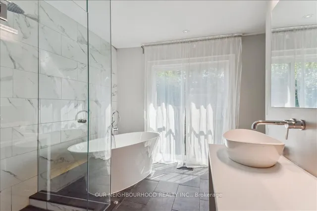 Additional image 38 of 69 Longboat Ave