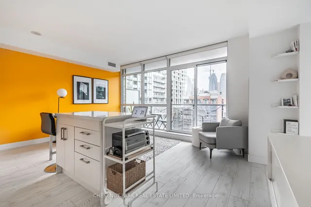 Additional image 7 of 39 Sherbourne St Unit 907