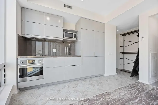 Additional image 6 of 197 Yonge St Unit 2612