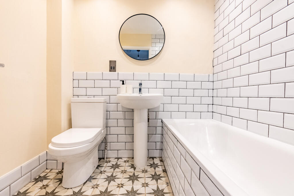 Additional image 8 of Riverbanks Close, Harpenden, Hertfordshire, AL5