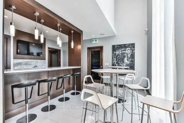 Additional image 11 of 255 Village Green Sq Unit 2804