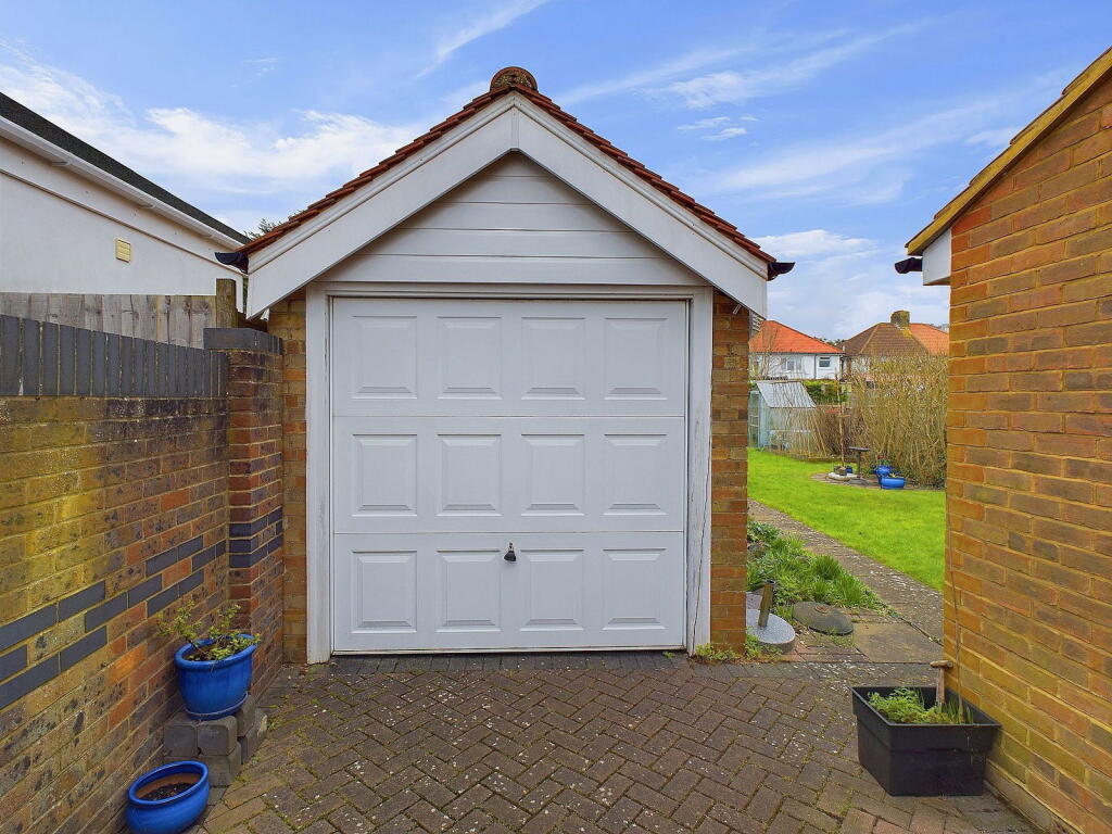 Additional image 21 of Broomfield Avenue, Worthing BN14 7RZ