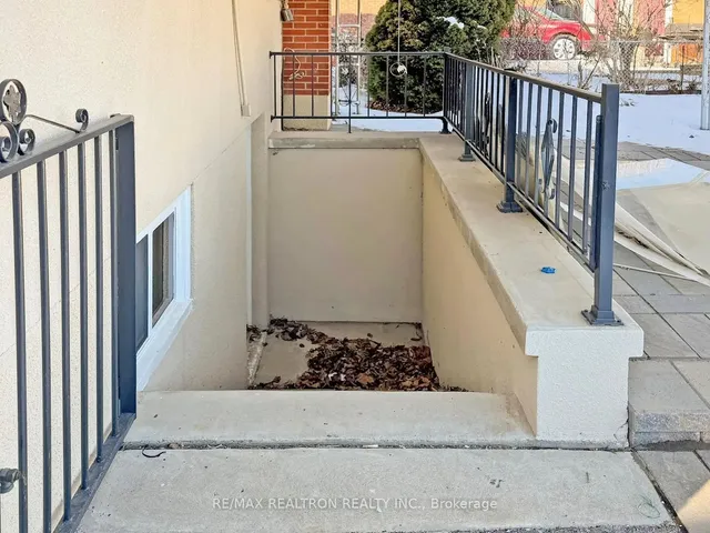 Additional image 39 of 981 Caledonia Rd