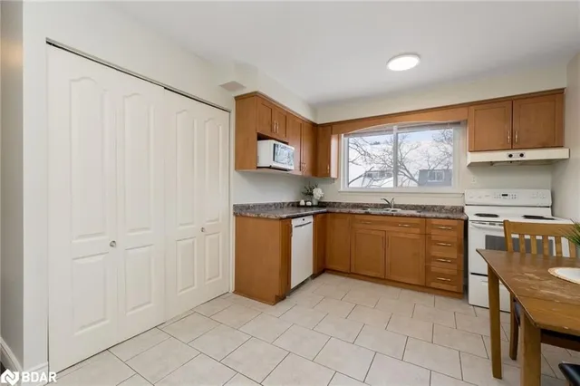 Additional image 22 of 46 Tara Park Cres