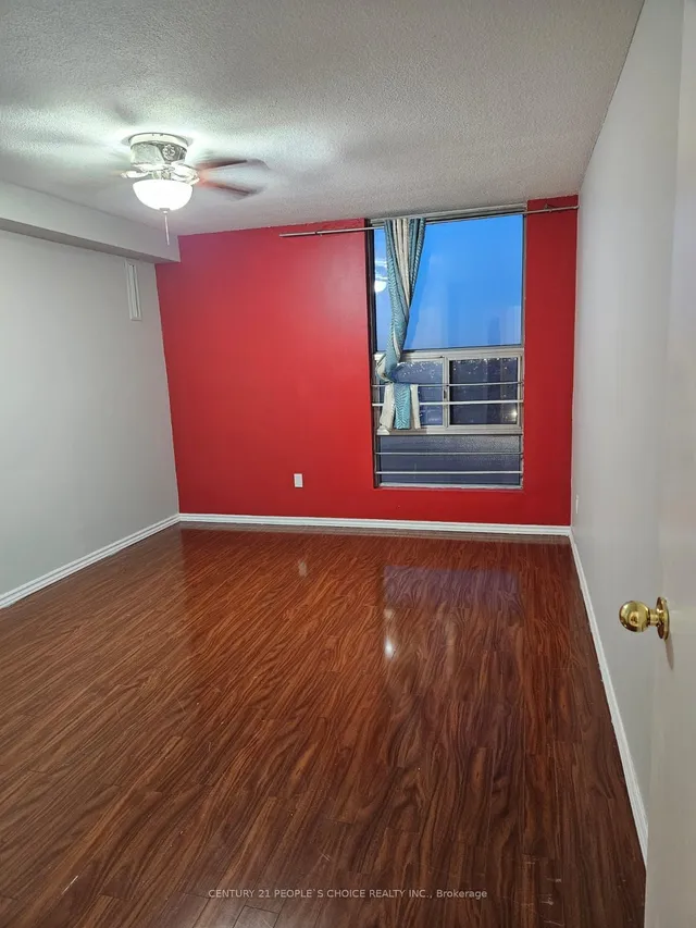 Additional image 32 of 15 Kensington Rd Unit 1405