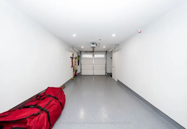 Additional image 19 of 76 Locker Pl