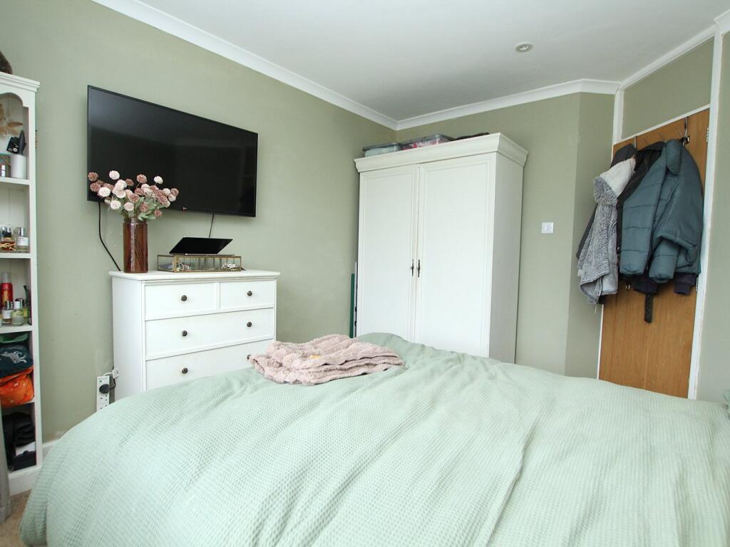 Additional image 33 of Pergin Crescent, Poole, BH17