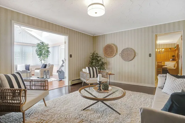 Additional image 18 of 28 Upper Canada Pl