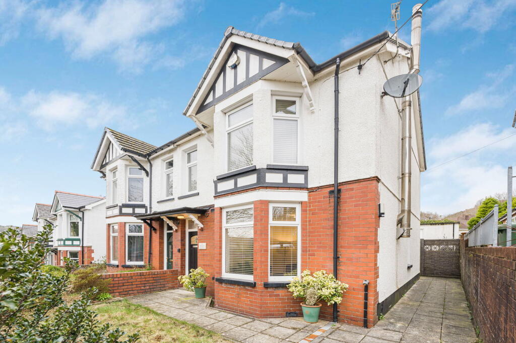 Primary image of Dilwyn Avenue, Hengoed, CF82 7AG
