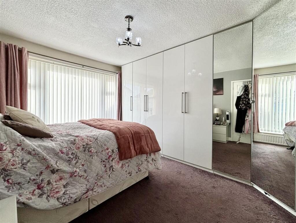 Additional image 9 of Highgate Grove, Clayton Heights, Bradford